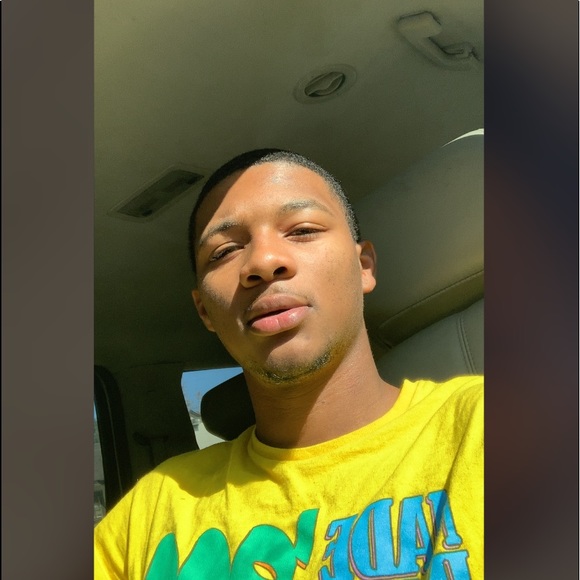 Meet your Posher, Antonio - Picture 1 of 1